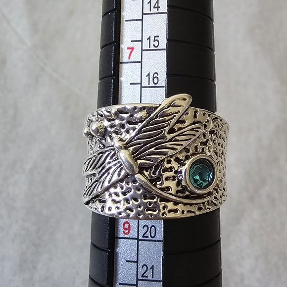 Dragonfly Statement Ring - Size 8 - Picture 4 of 5